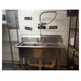 3 COMPARTMENT SINK WITH SPRAY - 4 FT