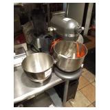 KITCHENAID MIXER WITH BOWL & EXTRA ATTACHMENTS