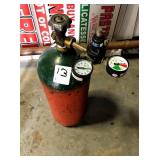 CO2 TANK WITH REGULATOR