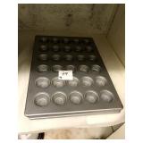 MINI MUFFIN PANS - HOLDS 30