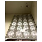 ASSORTED MUFFIN PANS - 1 ROUND 1 LOAF