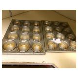 12 HOLE MUFFIN PANS
