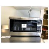 PANASONIC MICROWAVE NN-SN 661