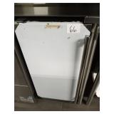 MAXX ICE UNDERCOUNTER ICE MACHINE MODEL MIM50