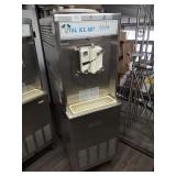 TAYLOR SINGLE FLAVOR SHAKE FREEZER MACHINE 443-27