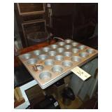 MUFFIN PANS