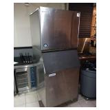HOSHIZAKI 600 LB WATER COOLED ICE MACHINE