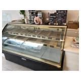 LEADER CURVED GLASS REFRIGERATED BAKERY CASE 77"