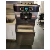 TAYLOR 2 FLAVOR TWIST SOFT SERVE & FRO-YO MACHINE