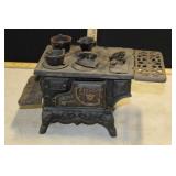 CAST IRON TOY STOVE / CRESCENT CAST IRON TOY STOVE / CRESCENT