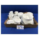 VINTAGE 61-PIECE CENTURA BY CORNING