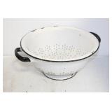 SMALL KITCHEN APPLIANCES, DISHWARE, UTENSILS