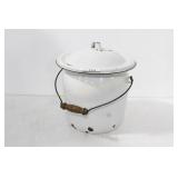 ENAMELED CHAMBER POT WITH LID