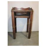 SMALL DESK