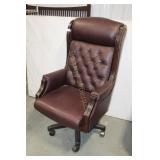 LARGE UPHOLSTERED ROLLING OFFICE CHAIR