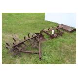 4 GARDEN ITEMS