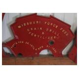 MISSOURI CAST IRON GRAIN DRILL PLATE