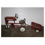 WARDS GARDEN MARK PEDAL TRACTOR W/ CART