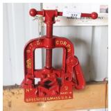 G.T.D. CORP PIPE VISE