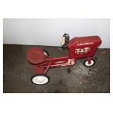 HAMILTON HEAVY DUTY PEDAL TRACTOR
