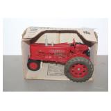 ERTL FARMALL 300 TOY TRACTOR