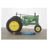 ERTL JOHN DEERE "B" TRACTOR