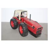 INTERNATIONAL 3588 TOY TRACTOR