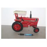 INTERNATIONAL 1066 TOY TRACTOR