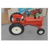 ALLIS CHALMERS D-19 TRACTOR