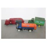 BOX OF COIN BANKS AND COLLECTIBLES