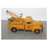 DIE-CAST INTERNATIONAL TOW TRUCK