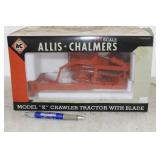 TOY TRACTOR MDOEL "K" CRAWLER W/ BALDE