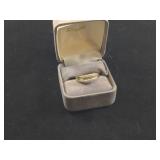 10K GOLD DIAMOND RING