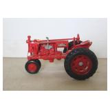 FARMALL F-20 MODEL TRACTOR