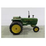 DIE CAST JOHN DEERE 4040 TRACTOR