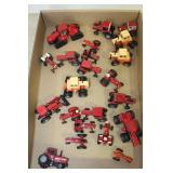 INTERNATIONAL HARVESTER METAL TRACTORS