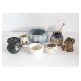 SMALL POTTERY COLLECTION