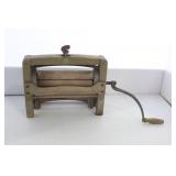 LOVELL MGF CO. WOOD WRINGER