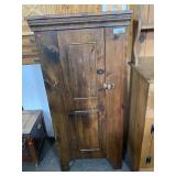 SINGLE DOOR CUPBOARD