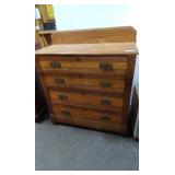 OAK CHEST OF DRAWERS