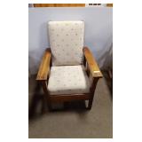OAK MORRIS STYLE CHAIR