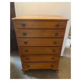 MAPLE CHEST OF DRAWERS
