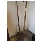 TAMPER AND 6 TINE FORK