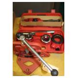 PIPE THREADER, PIPE VISE AND PIPE CUTTER