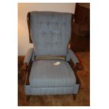 UPHOLSTERED RECLING CHAIR