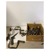 HAND DRILL WITH AUGER BITS