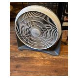 SMALL ROOM HEATER, WIRE SHELVING AND LAMP