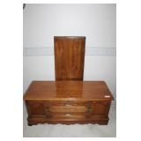 LANE BLANKET CHEST WITH EXTRA BOARD