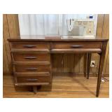 SINGER 750 SEWING MACHINE