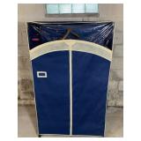 RUBBERMAID ZIPPERED WARDROBE PORTABLE CLOSET